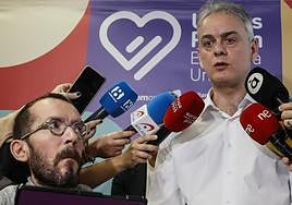 Echenique participa en un encuentro de Unidas Podemos de Valencia con el candidato, Héctor Illueca.