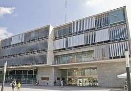 Fachada del Ayuntamiento de San Vicente del Raspeig.