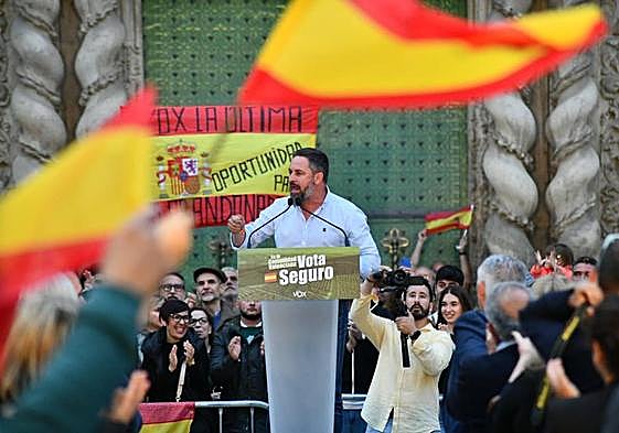 El presidente de Vox, Santiago Abascal, durante el mitin en Alicante.