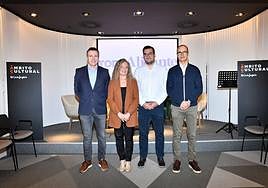 El miembro del Cenid de la UA Andrés Montoyo; la esponsable de AceleraPyme de la Cámara de Comercio de Alicante, Ana Jordá; el Software Development Manager en Futurs, Francisco Aznar, y el profesor en Legaltech y fundador de Unaes, Sandro García.