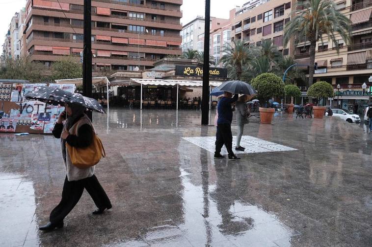 Alicante espera un 28M pasado por agua
