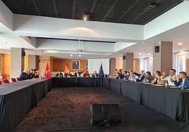 Pleno del Ayuntamiento de Elda, celebrado en el Museo del Calzado.