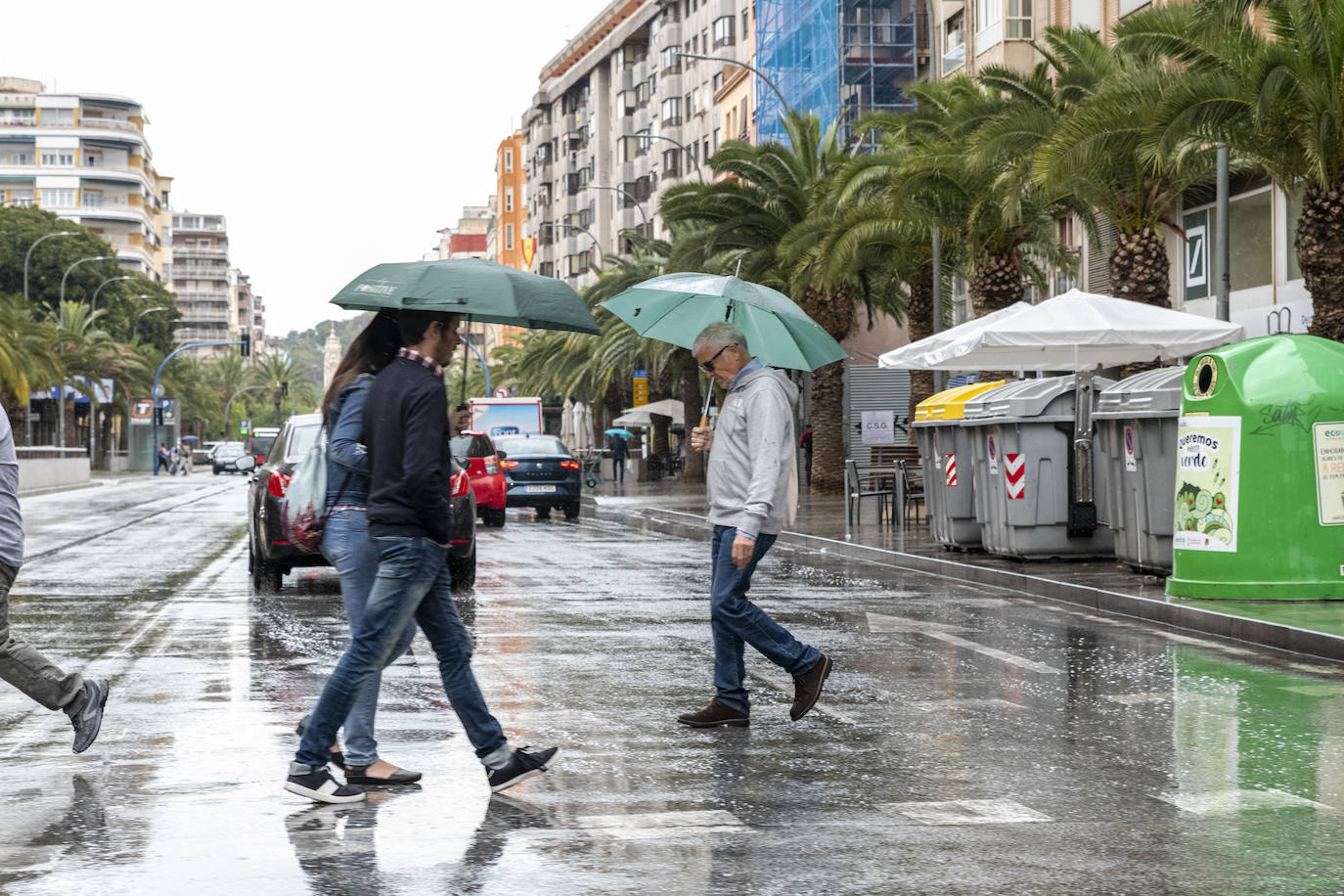 La alicantina avenida de la Estación bajo la lluvia de esta semana.