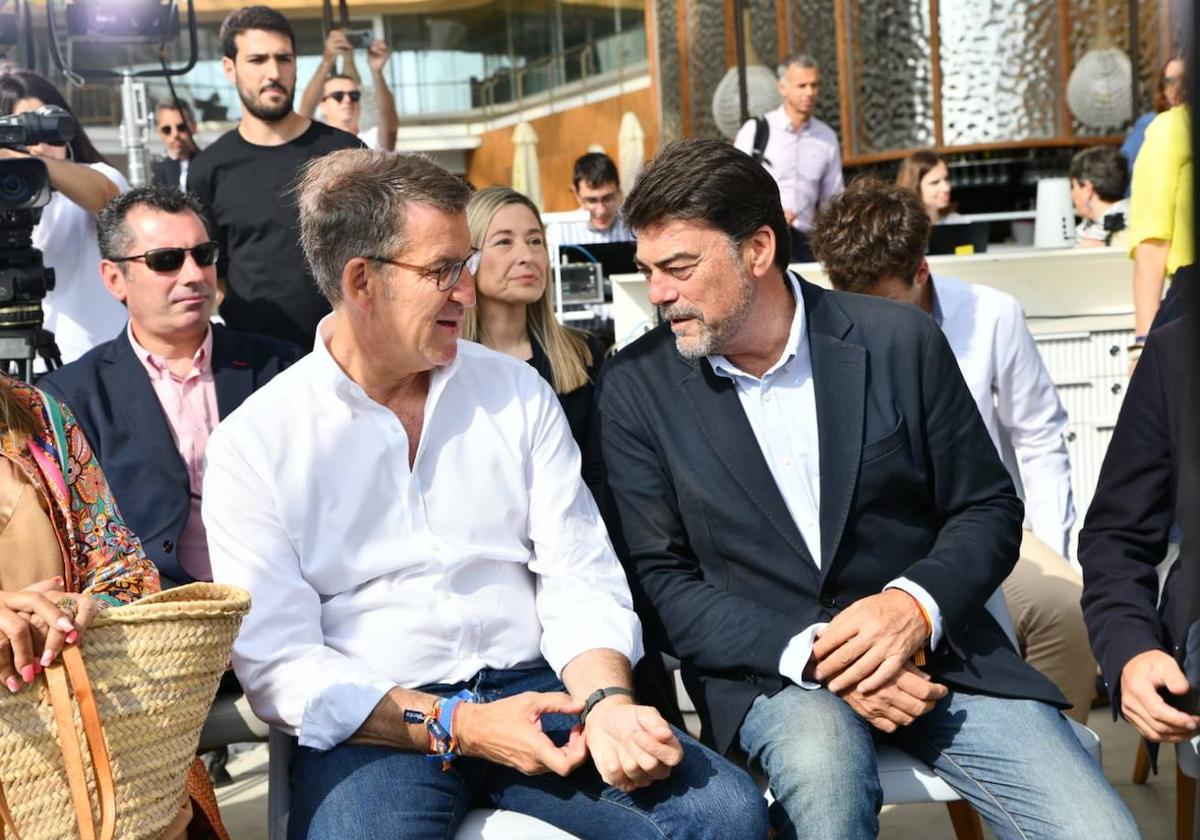 Alberto Núñez Feijóo y Luis Barcala, el viernes en el nuevo Dársena.