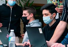 Estudiantes presentan sus videojuegos en la jornada UAGames.