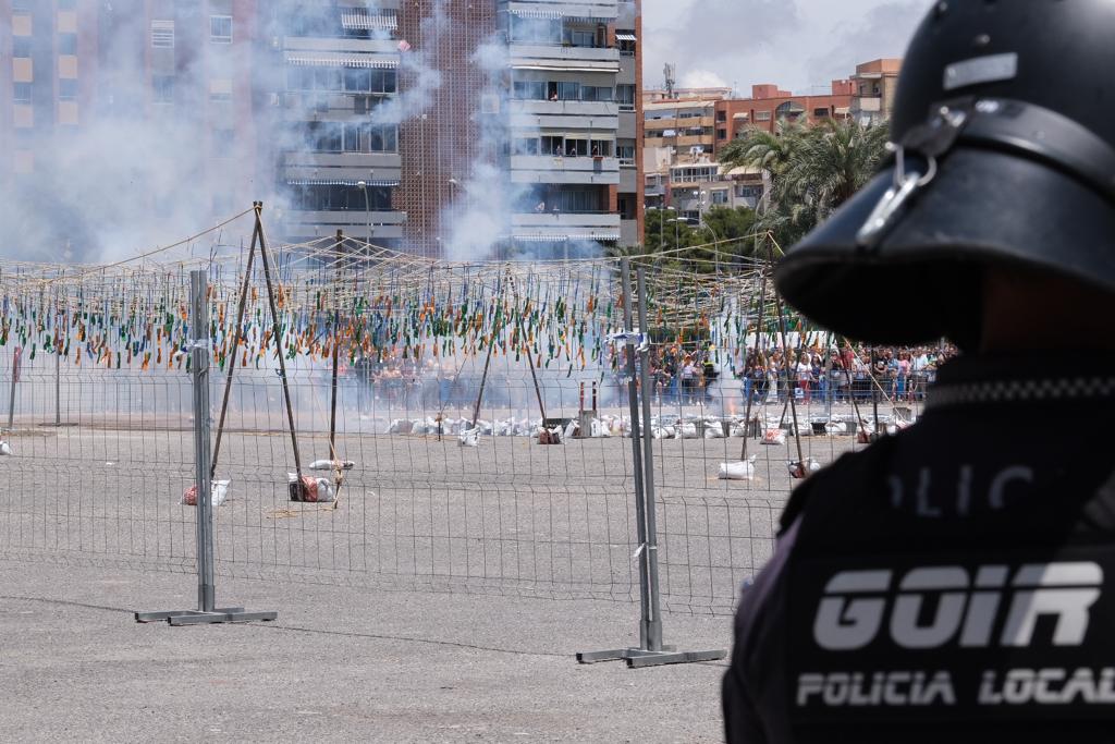 Alicante baila al ritmo de la pirotecnia Ferrández