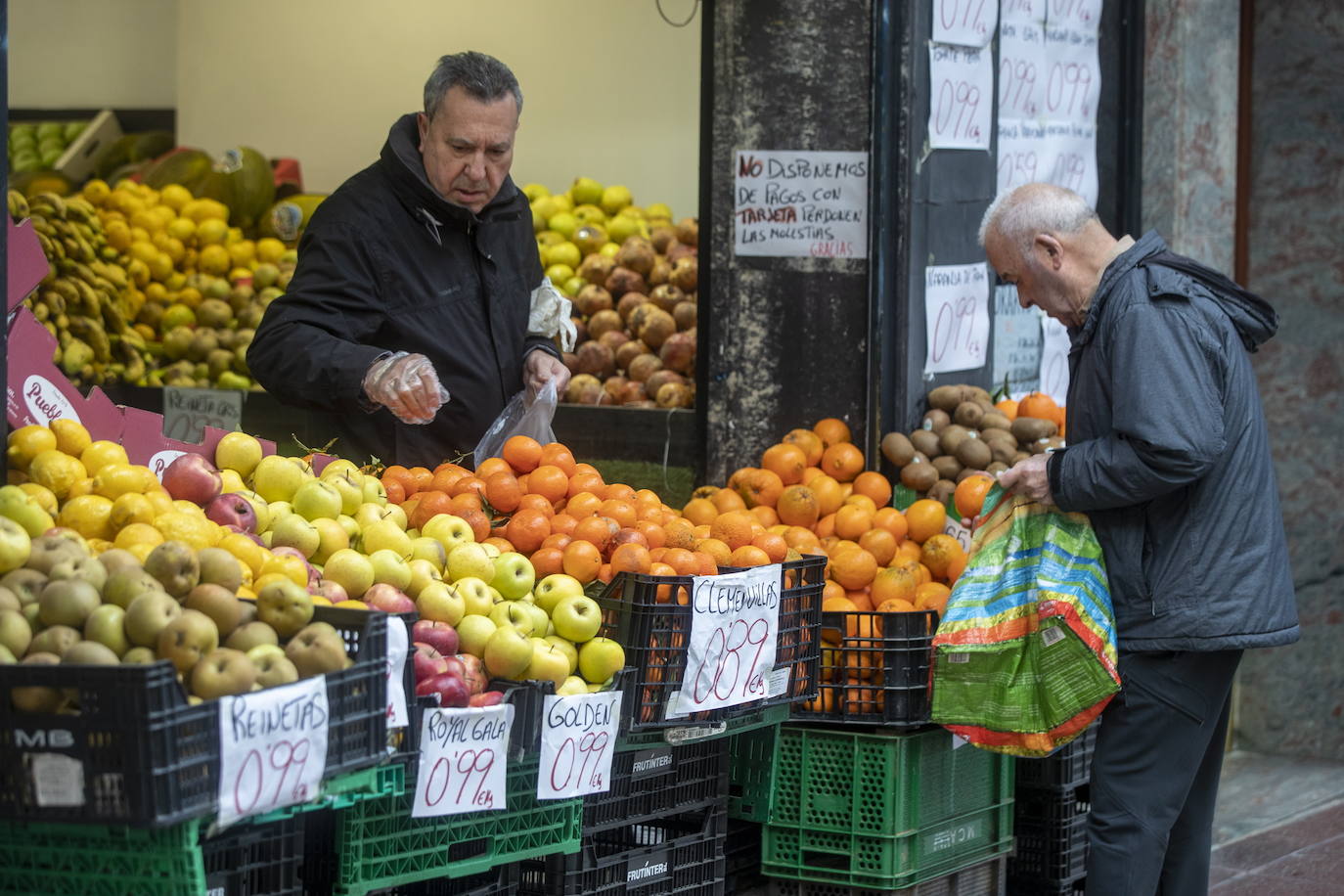 Establecimiento de venta de fruta y verdura.