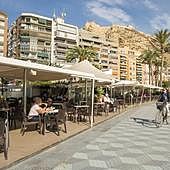 El turismo coge ritmo y lidera la recuperación económica alicantina en 2023