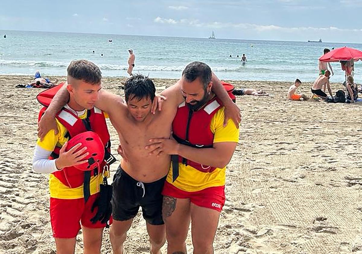 Simulacro de ahogamiento realizado este jueves en la playa del
