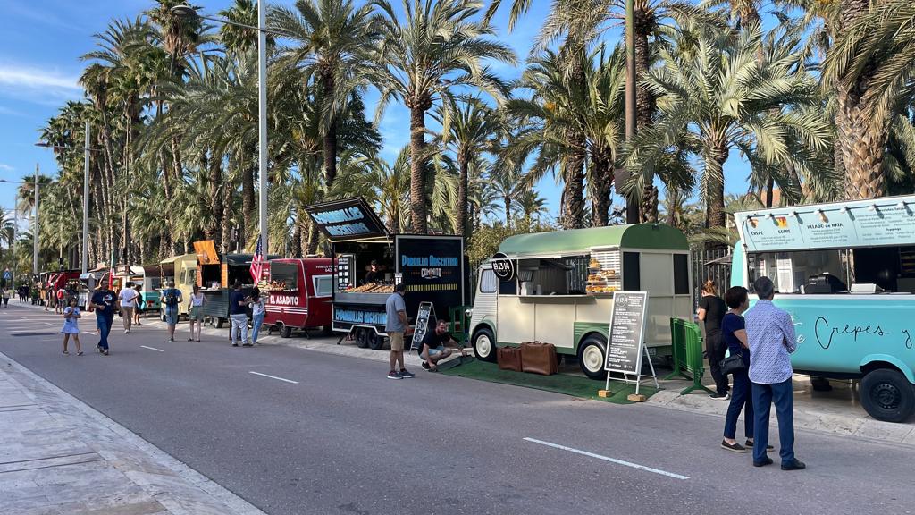 Imagen secundaria 1 - Street Food Market hasta el domingo en el Paseo de la Estación de Elche