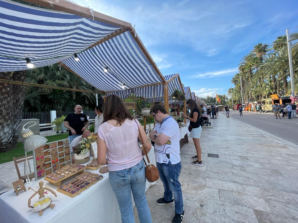 Imagen secundaria 2 - Street Food Market hasta el domingo en el Paseo de la Estación de Elche