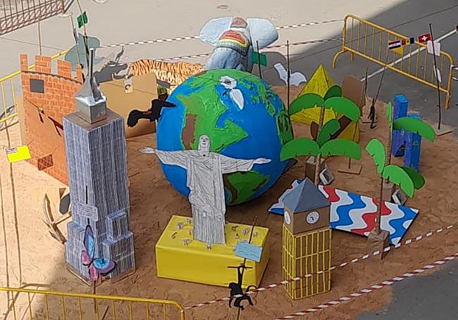 Hoguera del centro escolar Nazaret.