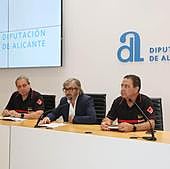 Dos helicópteros, retenes nocturnos y guardias localizadas para evitar incendios como el de La Vall d'Ebo