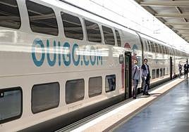 Vagón de un tren de Ouigo en Alicante