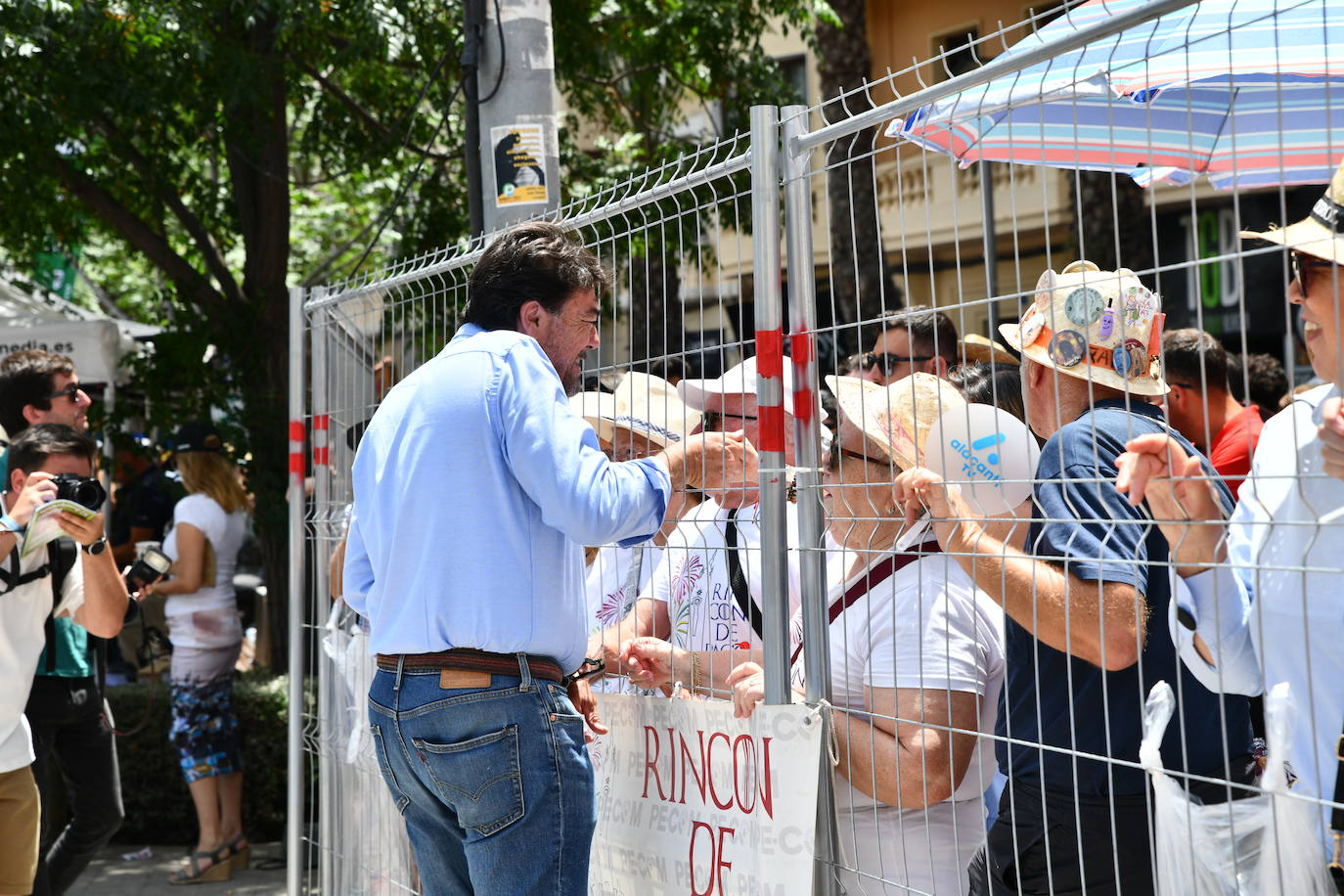 Búscate en la mascletà del 19 de junio