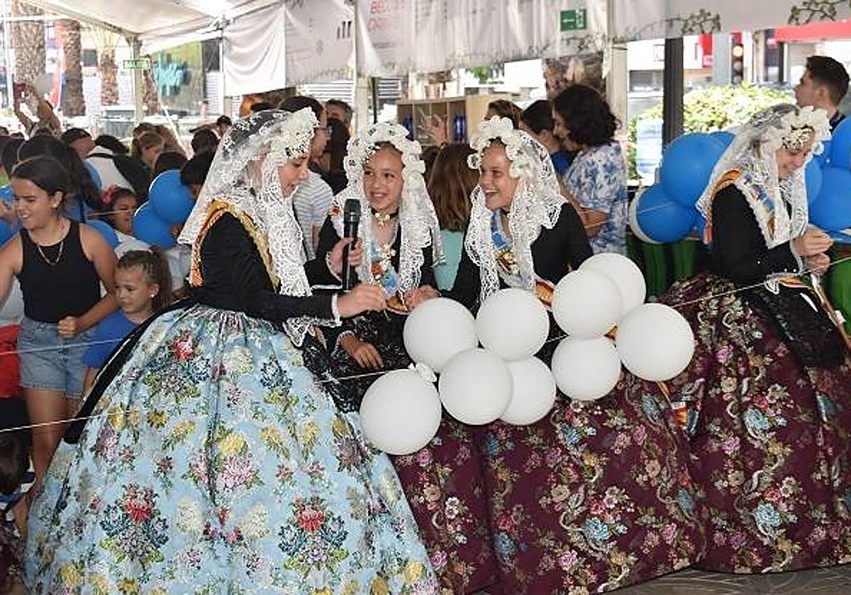 El mejor ambiente musical en el Mercadito de les Fogueres