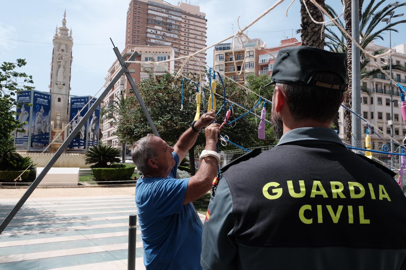 La Benemérita revisa que la mascletà cumpla la normativa
