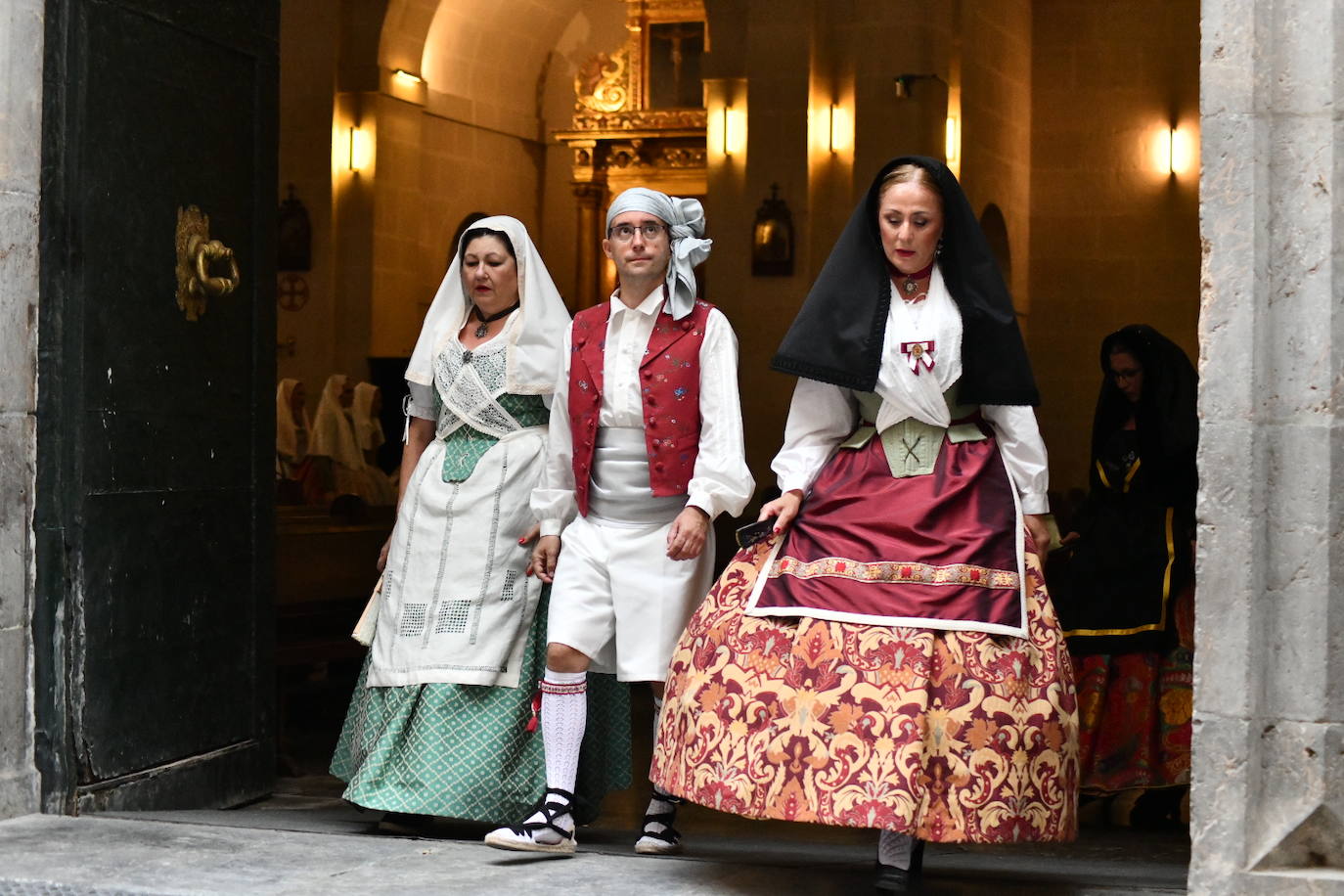 Pasión, tradición y música en la Ofrenda de Flores a la patrona de Alicante