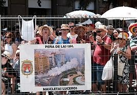 Estallido de la penúltima mascletà del concurso de Luceros en Hogueras