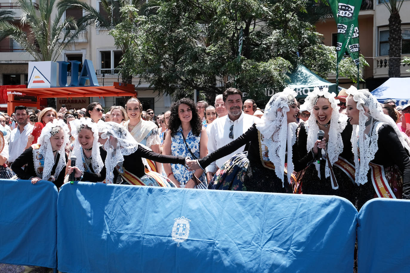 Estallido de la penúltima mascletà del concurso de Luceros en Hogueras
