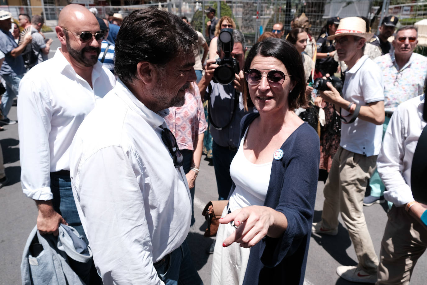 Estallido de la penúltima mascletà del concurso de Luceros en Hogueras