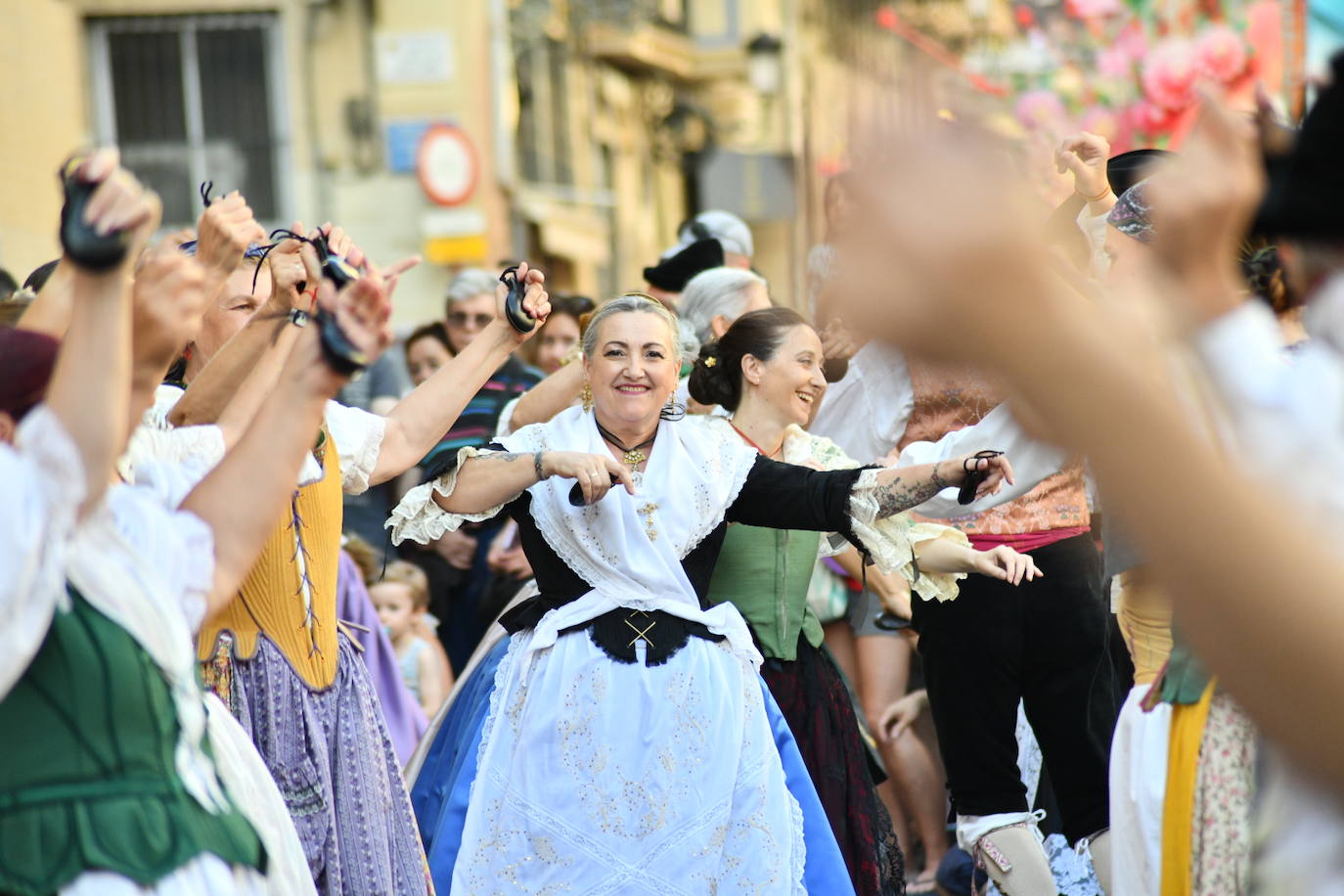 Alegría y tradición en la Dansà d&#039;Alacant