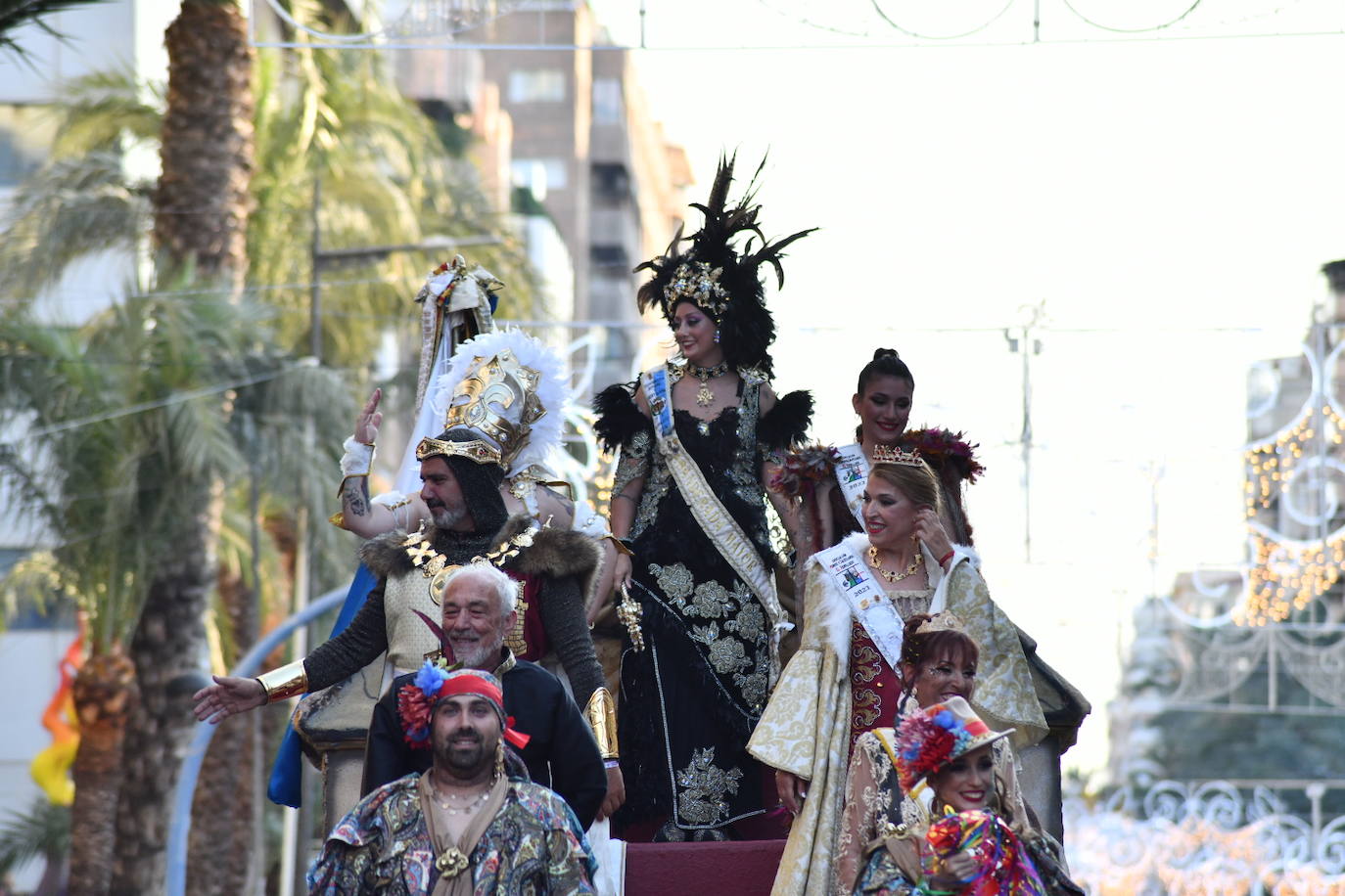 Música y arte del mundo en el Desfile Folclórico Internacional de Alicante