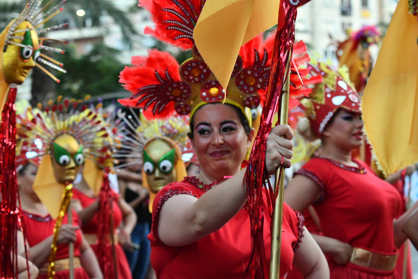 Música y arte del mundo en el Desfile Folclórico Internacional de Alicante