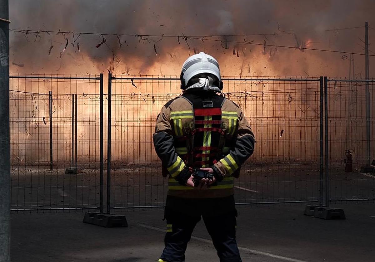 Momento de la mascletà de Tamarit en Luceros.