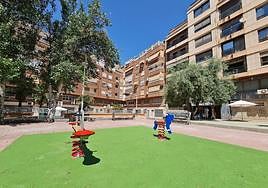 La plaza situada en la parte trasera del INSS en Elda.