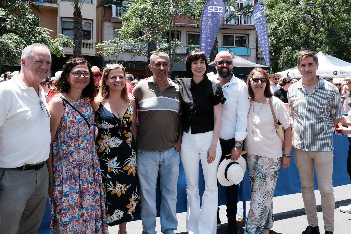 Calurosa y atronadora mascletà en Alicante en el día de la Cremà