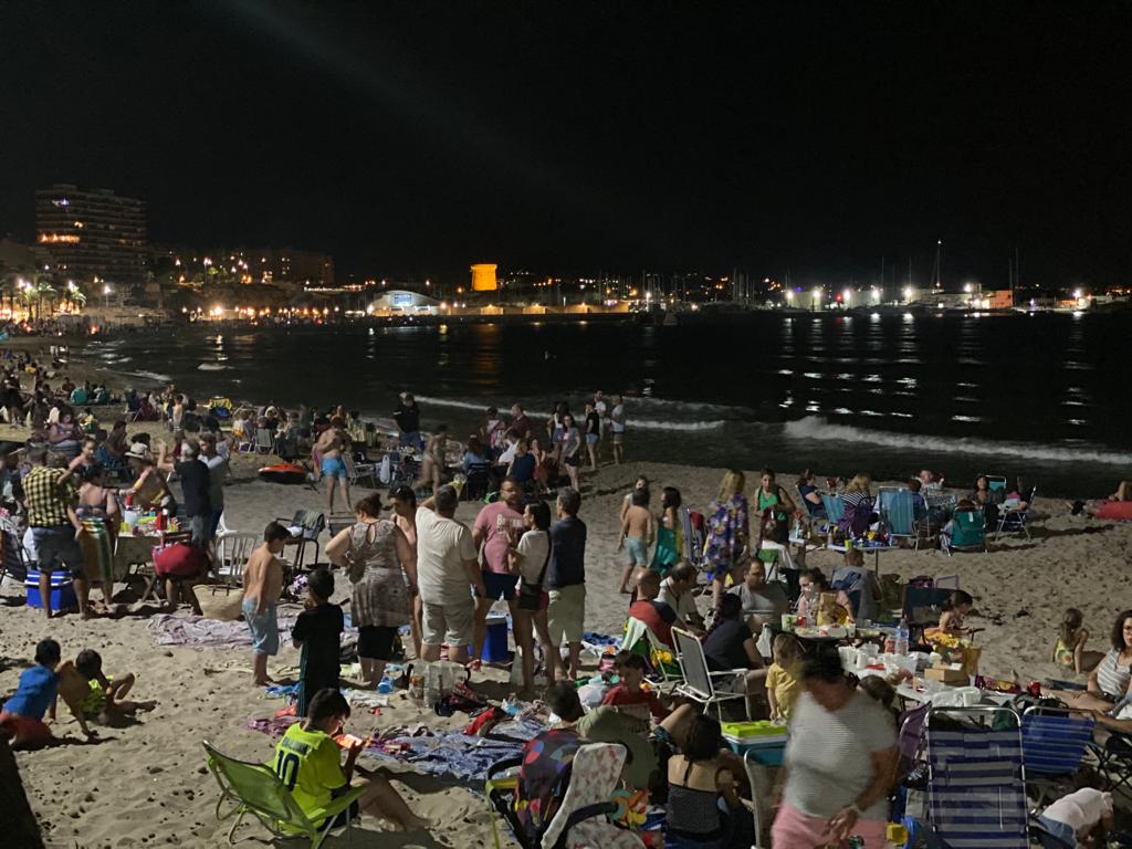 Así se vivió la noche de San Juan en las playas de Alicante
