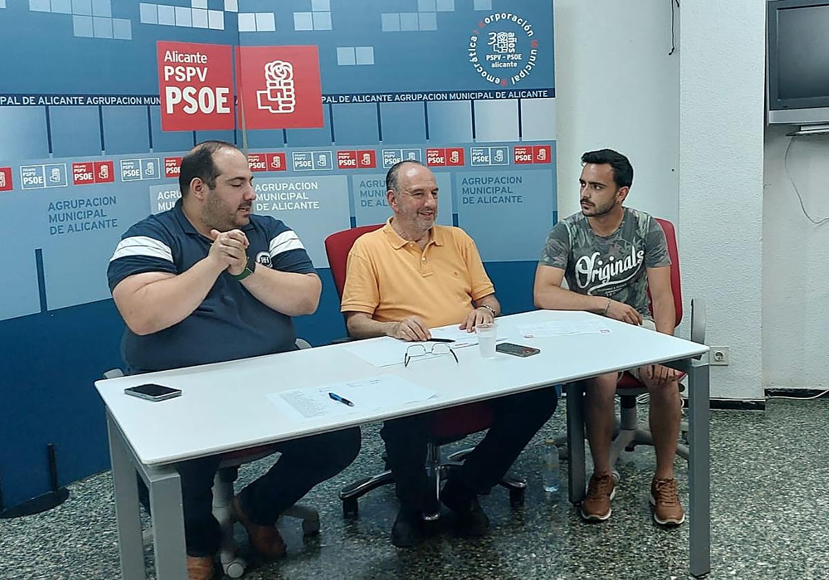 Pedro Ródenas, secretario de Organización; Miguel Millana, secretario general; y Miguel Nicolás, coordinador del Comité Electoral, durante la ejecutiva.