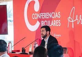 Enrique Riquelme, durante la conferencia en la Cámara de Comercio.