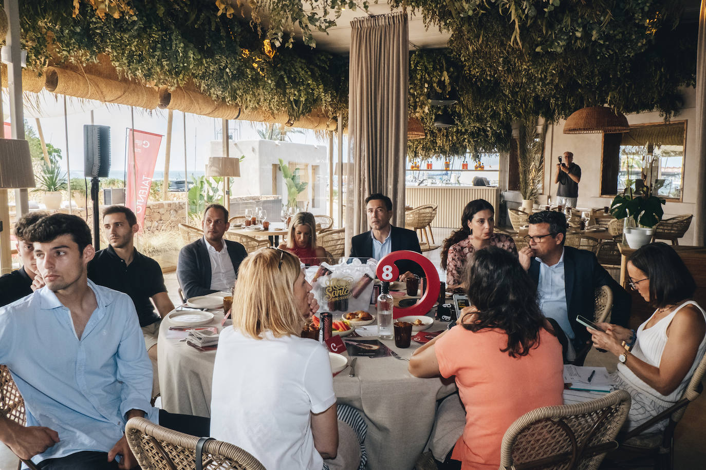 Enrique Riquelme debuta en el ciclo Conferencias Circulares de la Cámara de Alicante