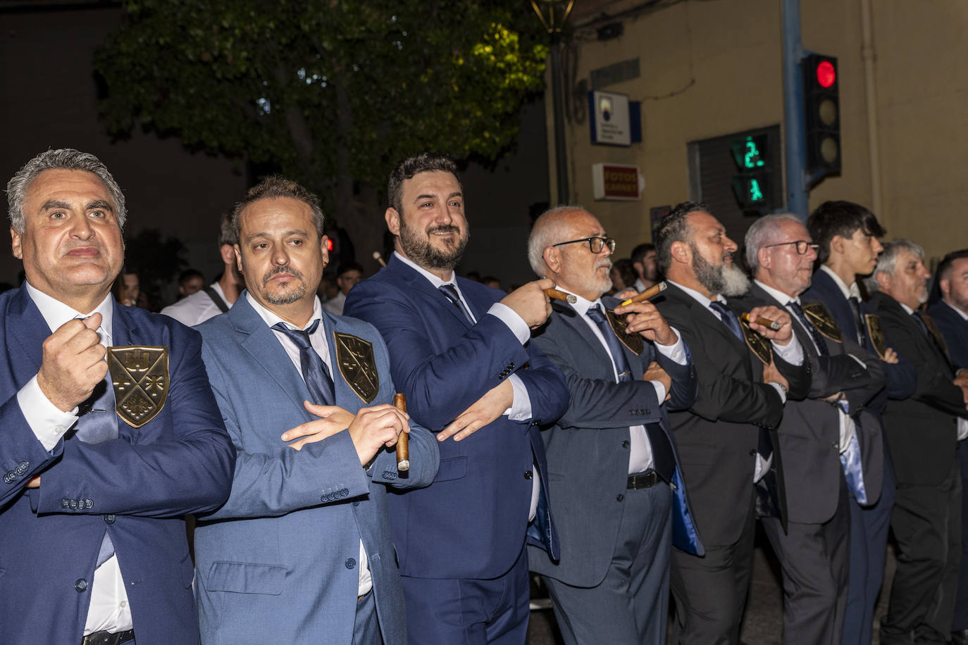 Los festeros de San Blas pasean la música por las calles de Alicante