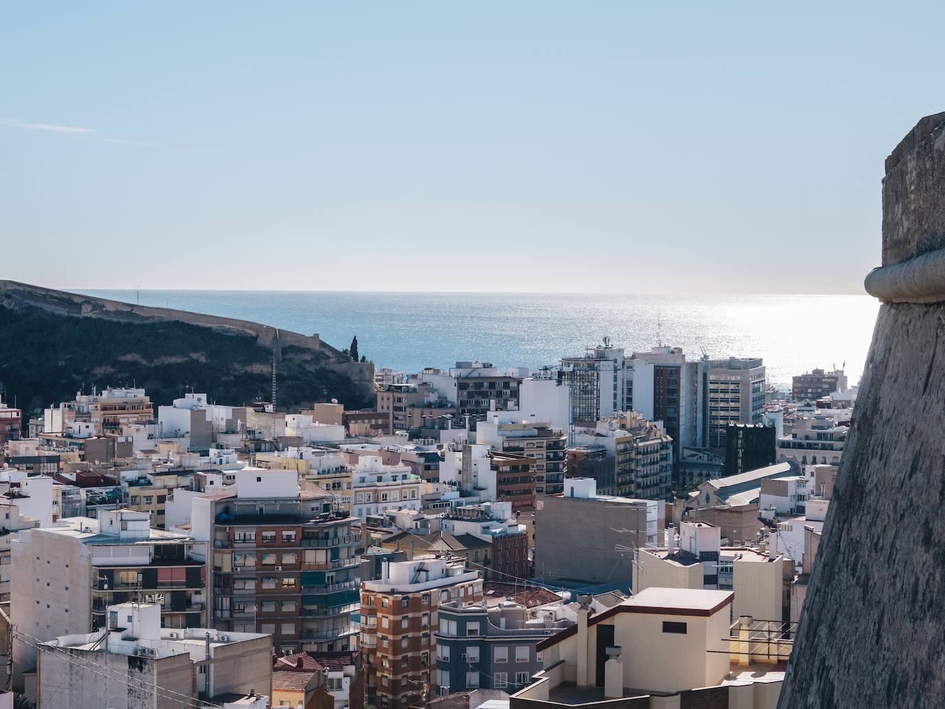 Vista de Alicante desde el Monte Tossal.