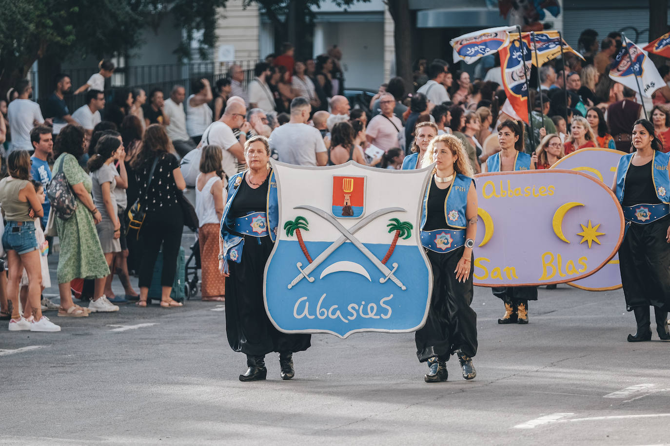 La Entrada Mora de San Blas deslumbra a los alicantinos
