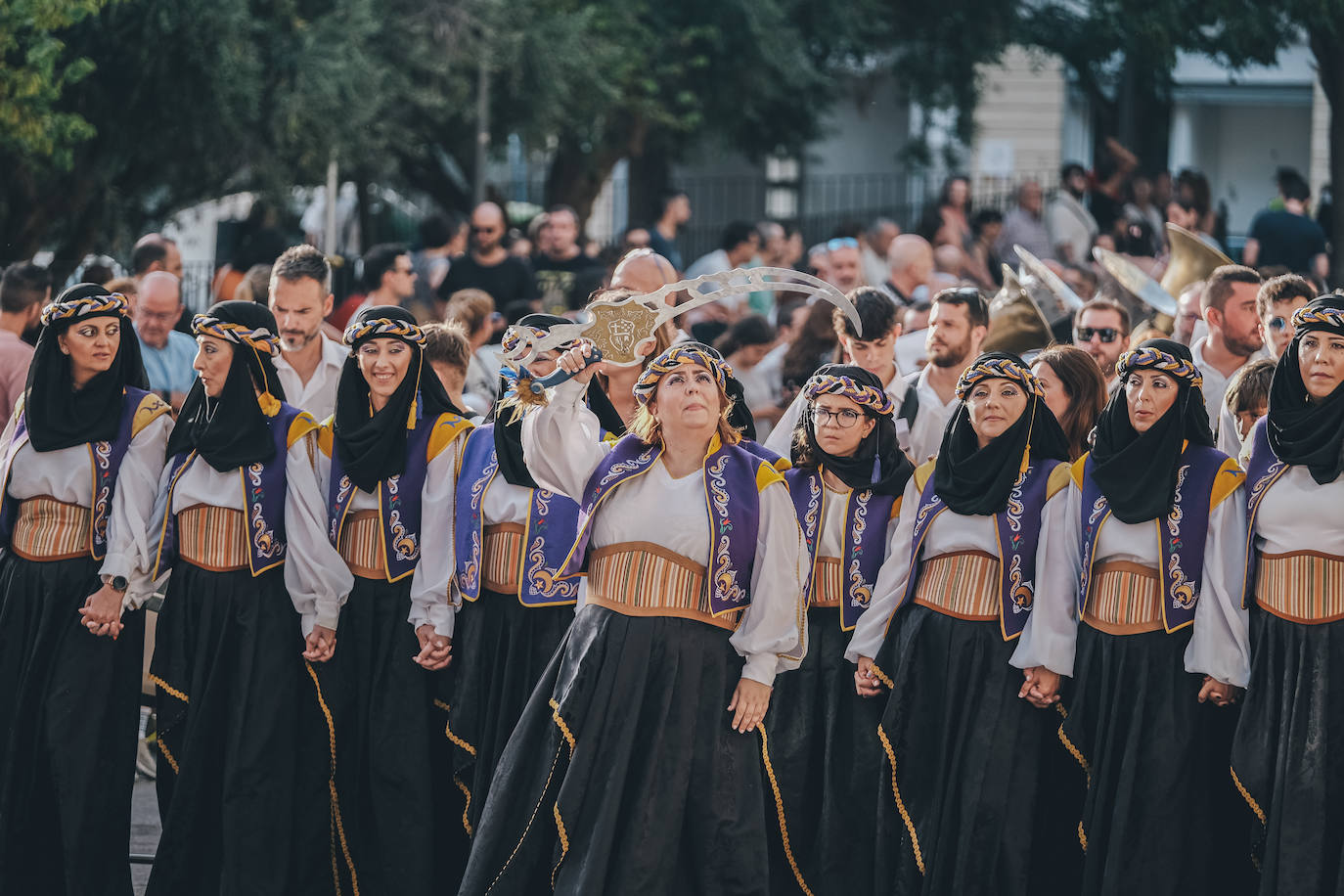La Entrada Mora de San Blas deslumbra a los alicantinos
