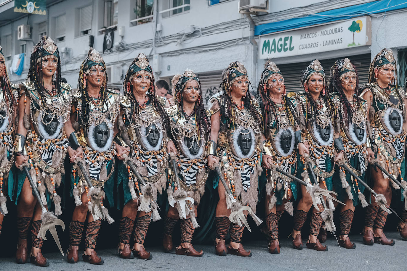 La Entrada Mora de San Blas deslumbra a los alicantinos