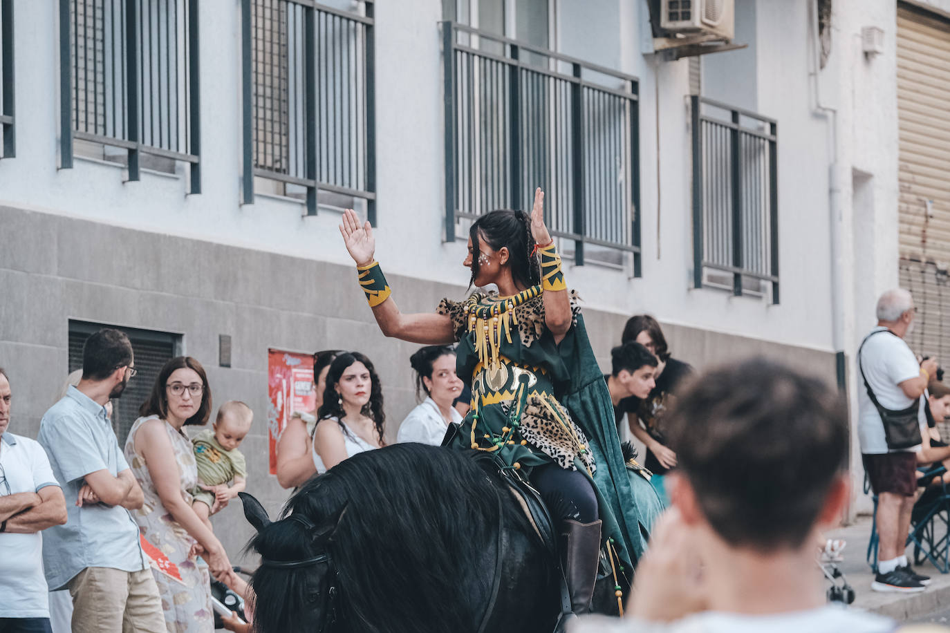 La Entrada Mora de San Blas deslumbra a los alicantinos