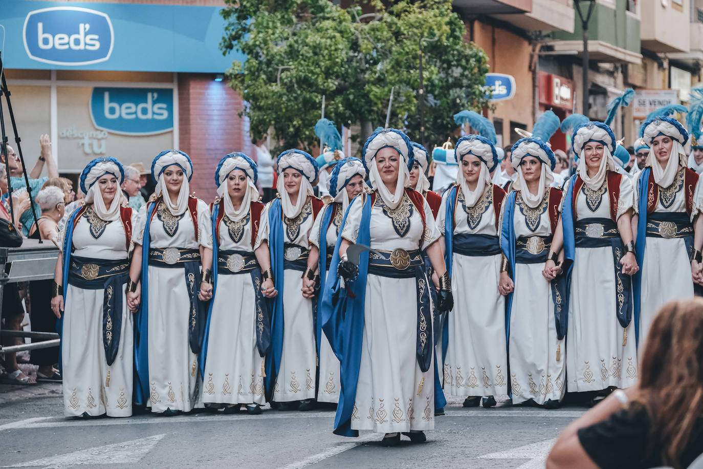 La Entrada Mora de San Blas deslumbra a los alicantinos