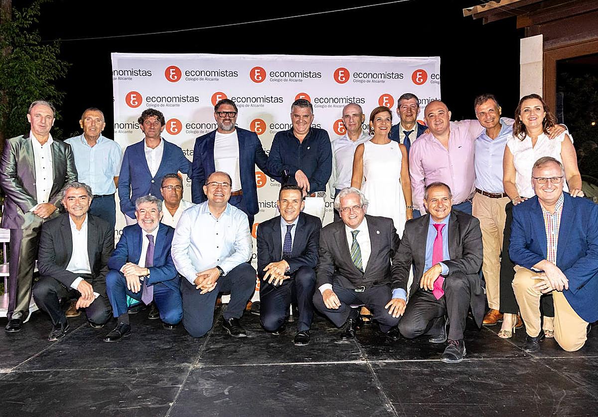 Varios de los profesionales del Colegio de Economistas de Alicante.