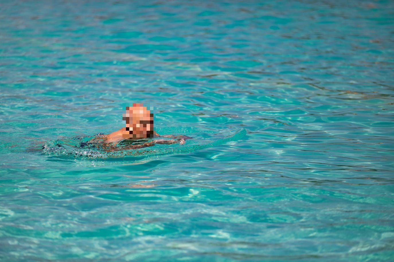 Dos septuagenarios fallecen en sendas piscinas de Calp y Torrevieja