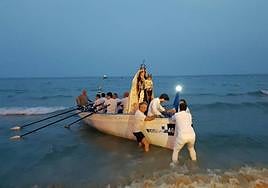 Desembarco de la Virgen del Carmen en la Playa del Postiguet, 2022.
