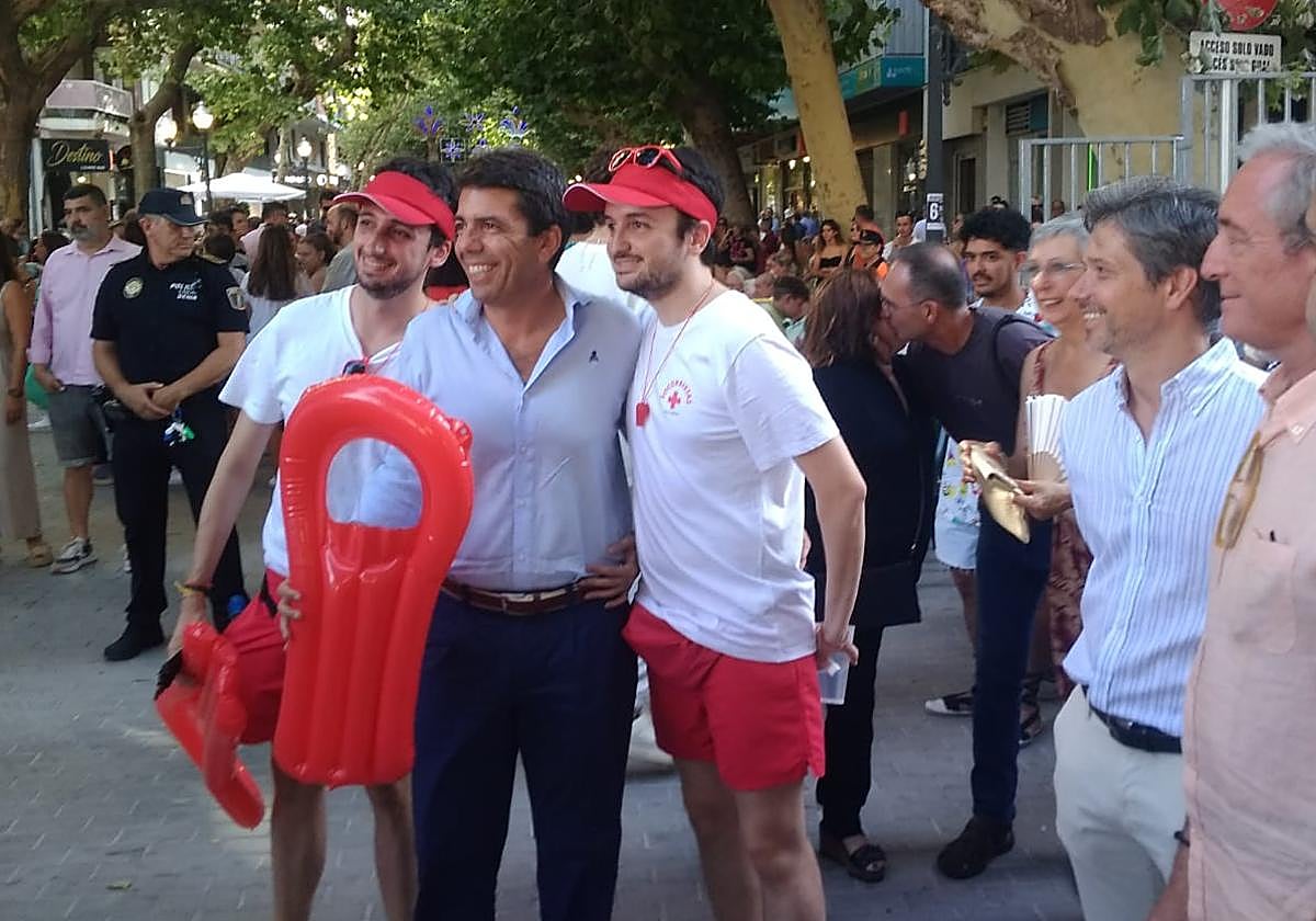 Despliegue del PP en el desfile de carrozas de Dénia