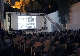 Sesión de 'Cine desde la Trasera' en Las Cigarreras de Alicante.