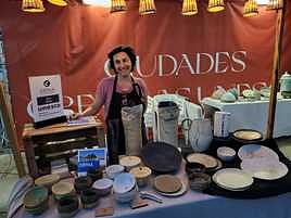 La artesana Cristina Pedrós representando a Dénia en la Fiesta de la Cermámica.