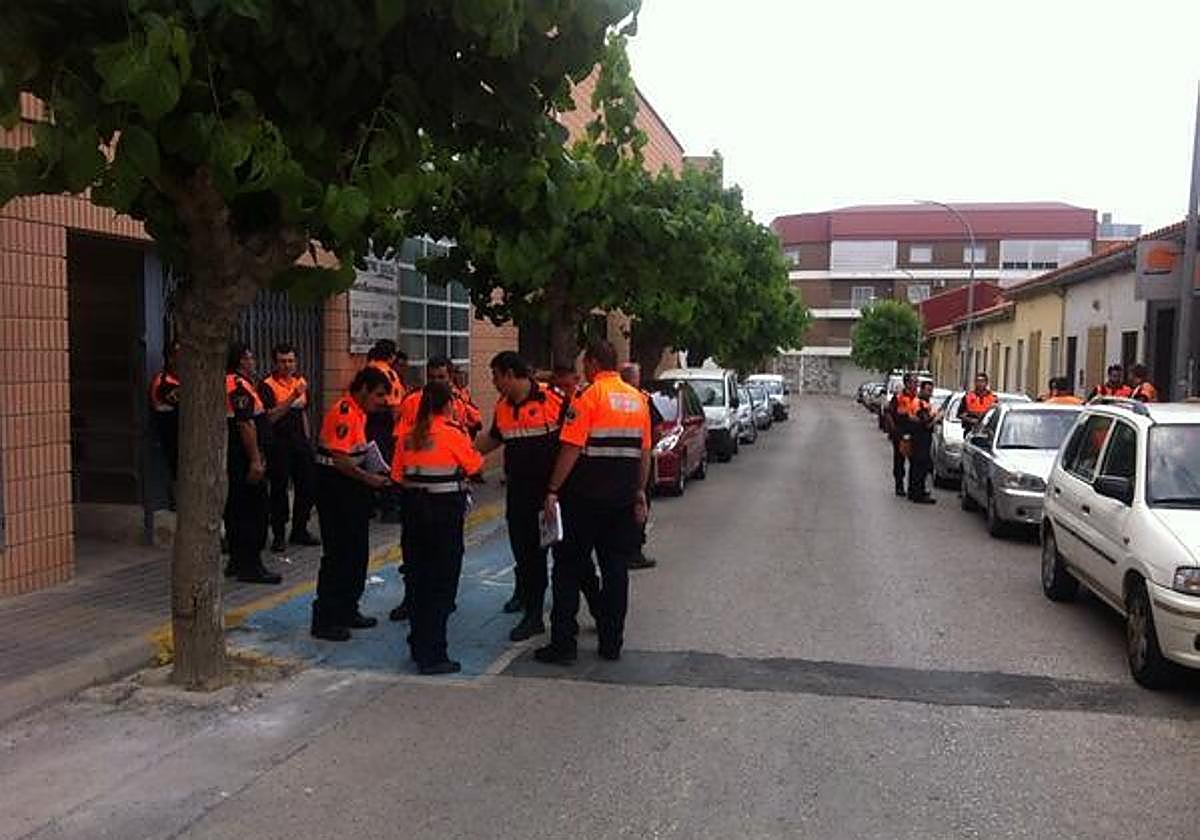 Voluntarios de Protección Civil durante una formación.