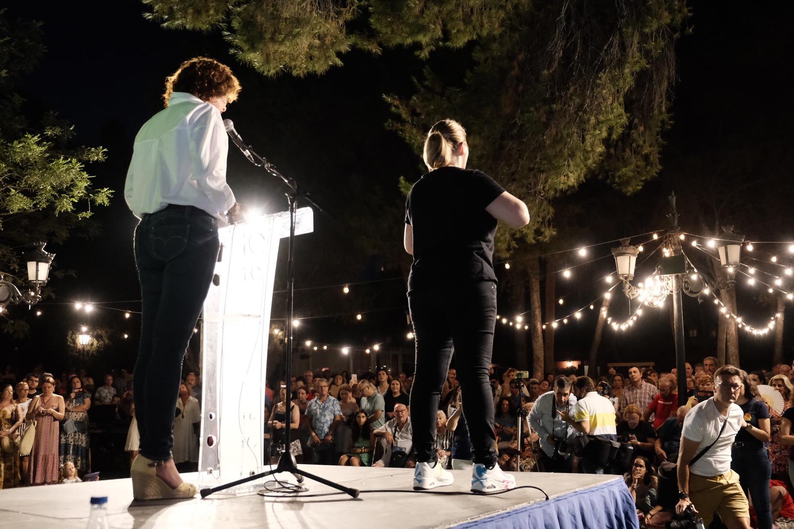 Toñi Martín-Zarco presenta a su equipo a la Federació de las Hogueras